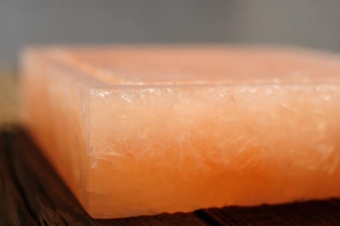 Плитка из розовой гималайской соли 200*100*50 мм шлифованная